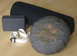 Yoga-Hilfsmittel-Block-Gurt-Bolster Yoga-Hilfsmittel-Block-Gurt-Bolster