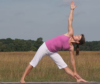 Yoga Übung Trikonasana - das Dreieck