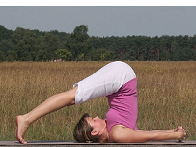 Yoga Übung der Pflug – Halasana